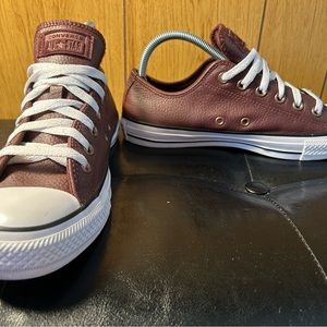 Women’s burgundy, leather converse, size 9